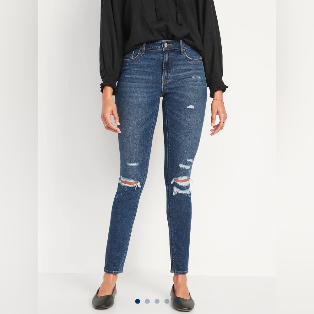 SOLD!!! Old Navy Distressed Rockstar Jeans - Picture 6 of 9